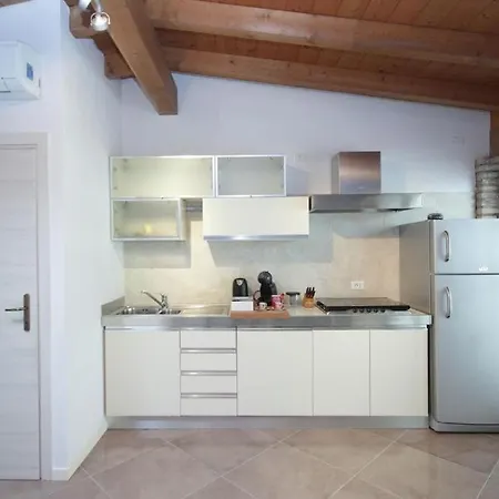 Apartment Akihouse By Mauro